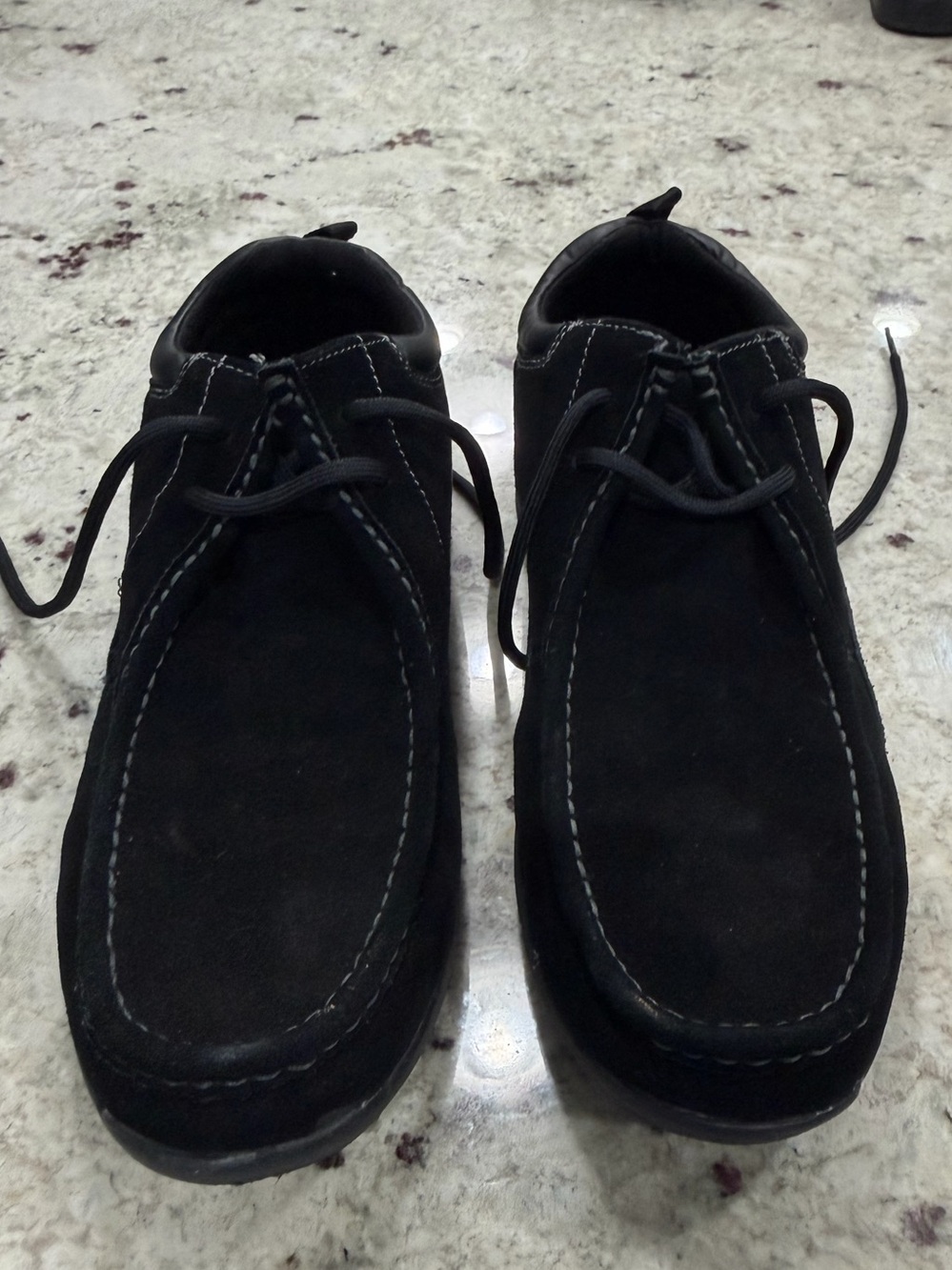 Wrangler Black Suede Chukka Boots with Contrast Stitching      Size 13